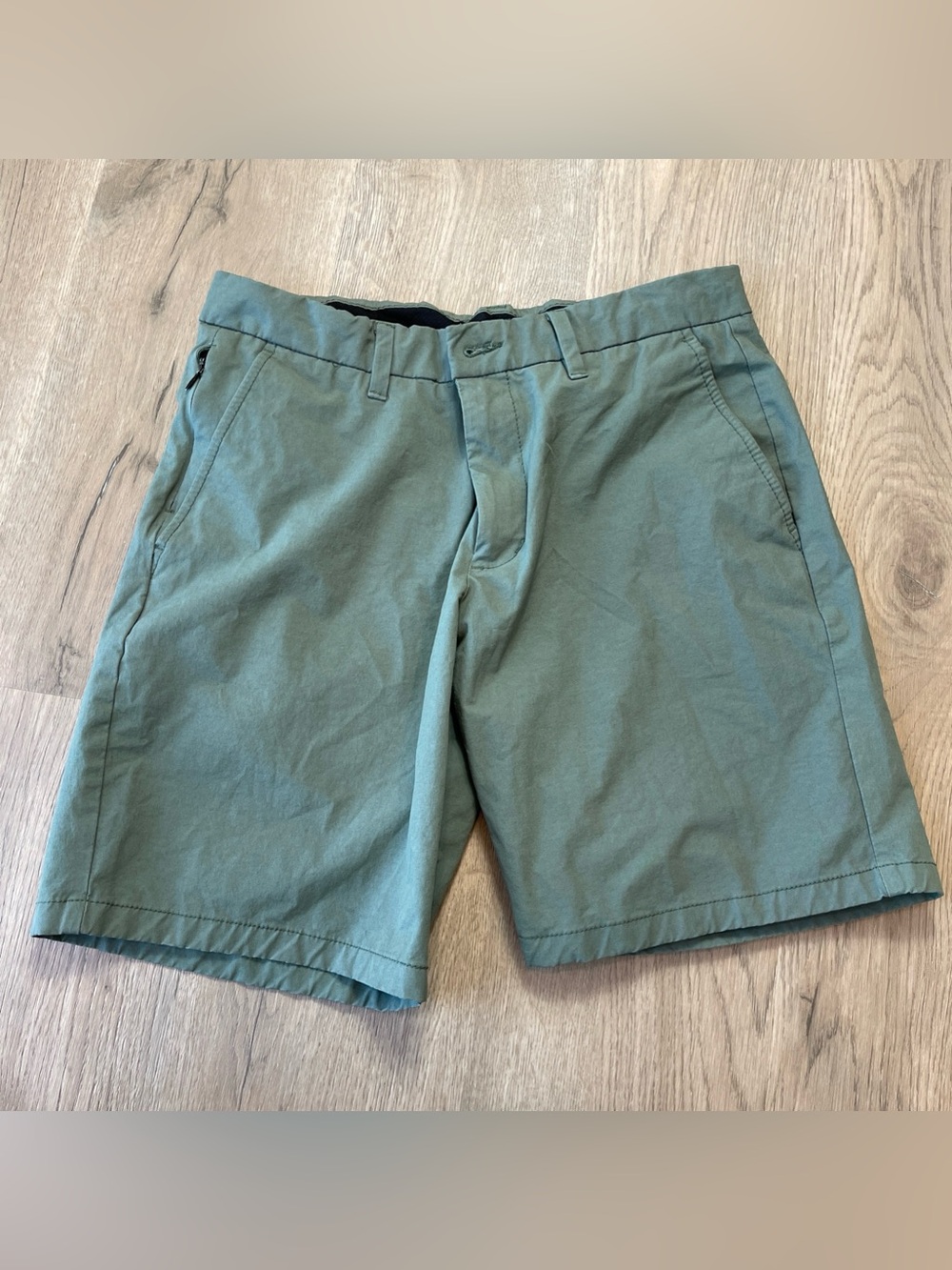 Kenneth Cole Olive Green Flat Front Shorts size 32